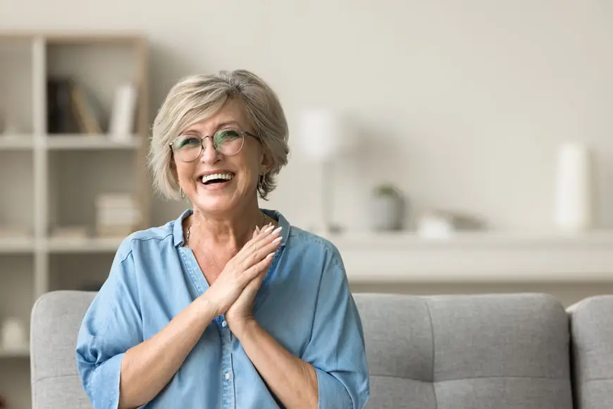 Happy lady in apartments for seniors | Boisé Notre-Dame